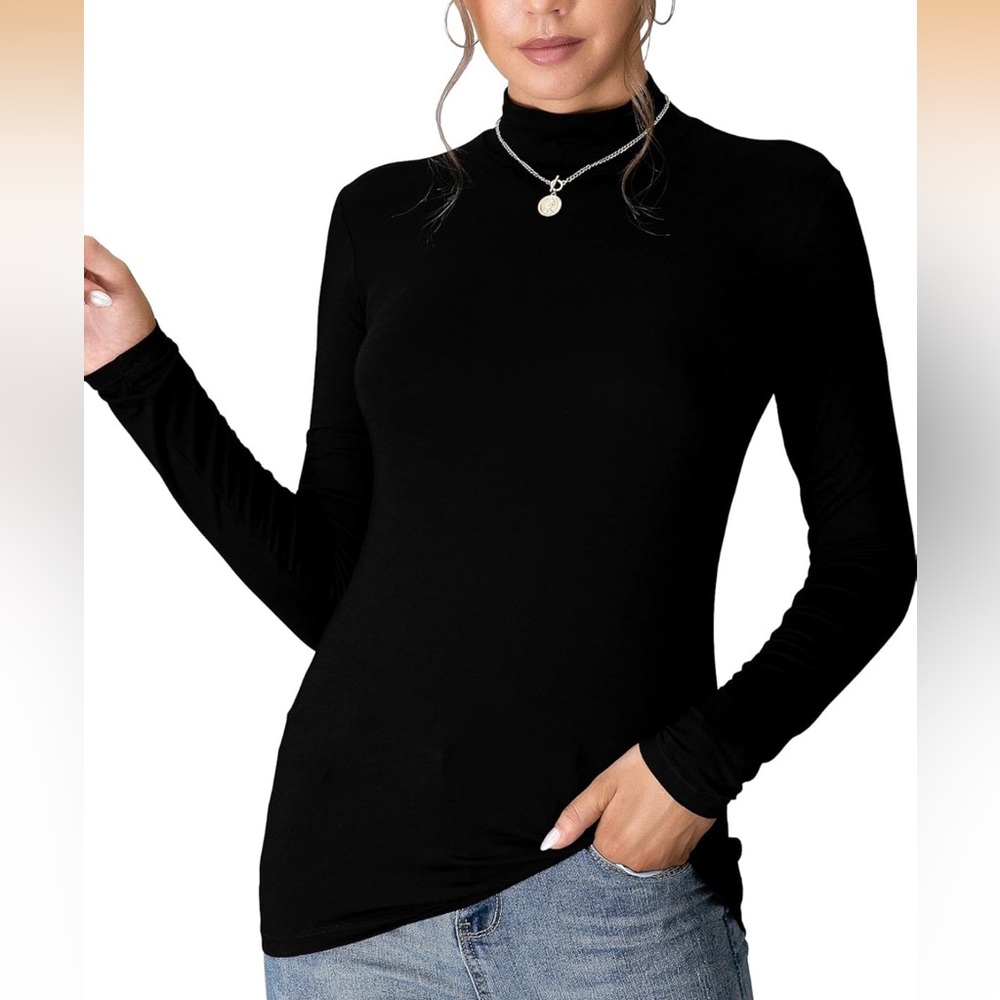 Mangdiup Black Long Sleeve Mockneck